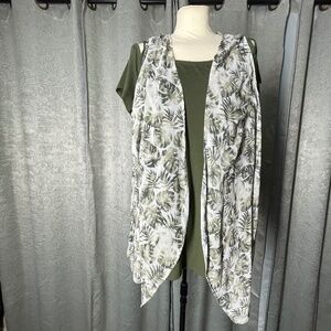 Women’s 0X(14W) terra & sky Green/White Top